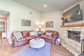 Quaint Salado Townhome about 1 Mi to Downtown!